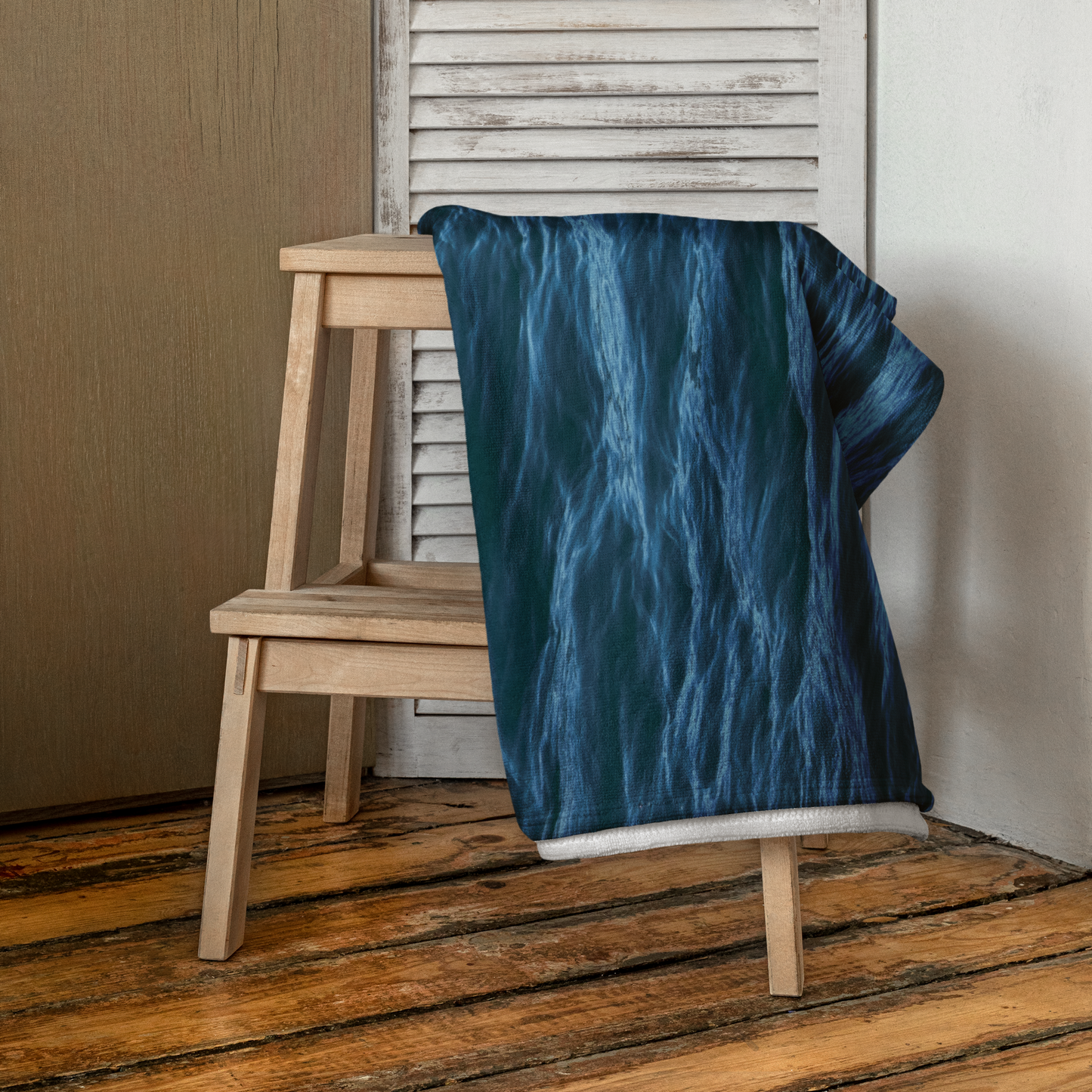 Coastal Comfort Towel: Texture of the Tide