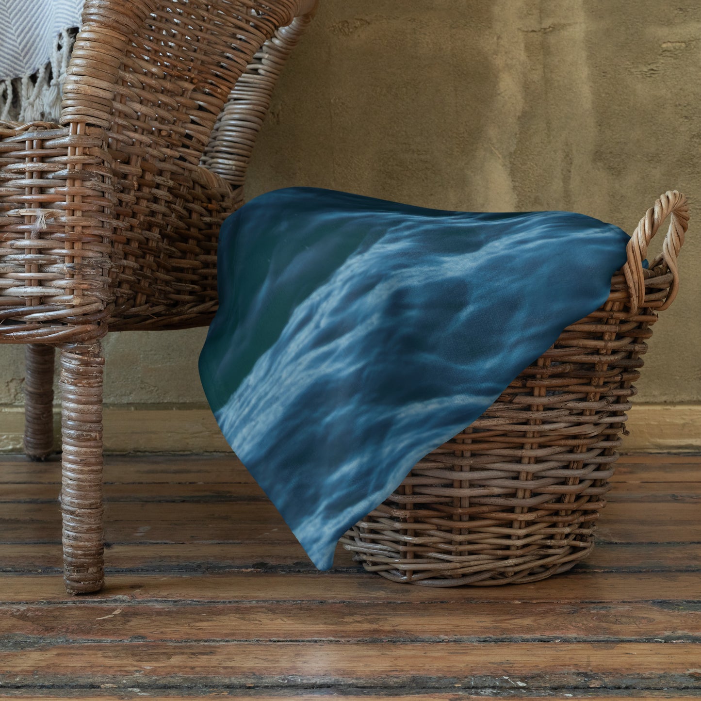 Throw Blanket: Texture of the Tide
